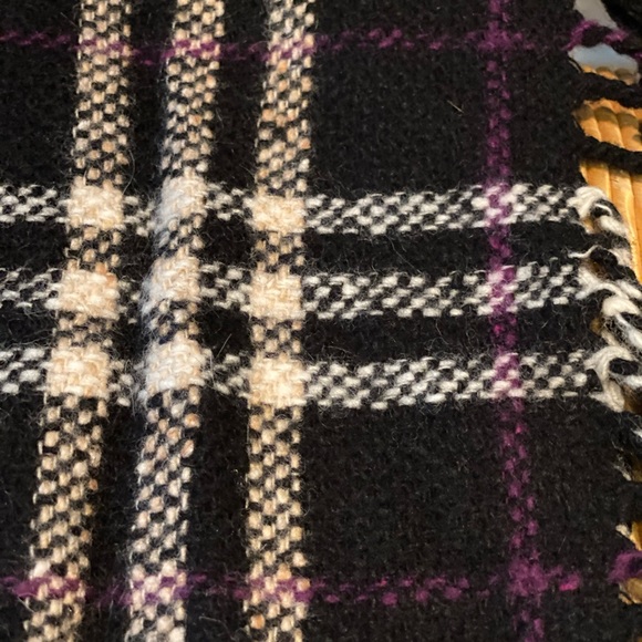 Burberry Black / purple/ white scarf with fringe. - Picture 9 of 10